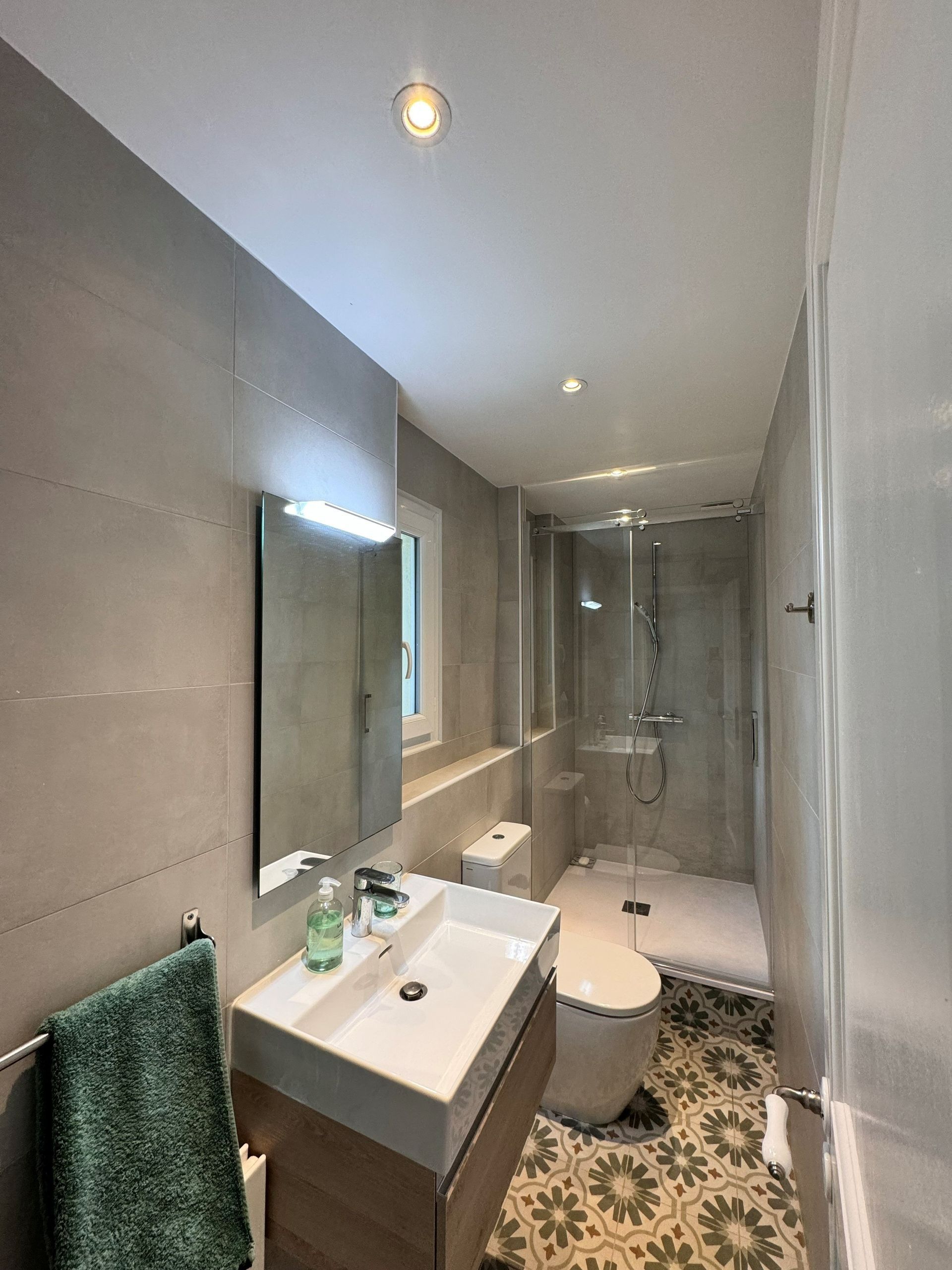 Construction d'une salle de bains dans un espace restreint