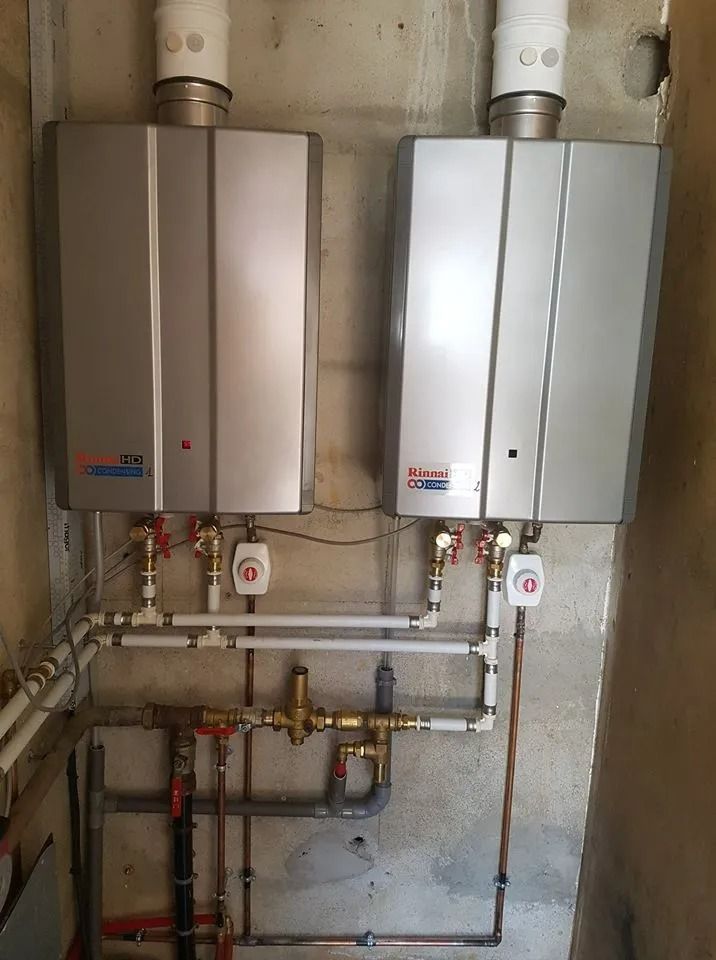 Installation de deux ballons d'eau chaude à Argelès-sur-Mer dans une cave