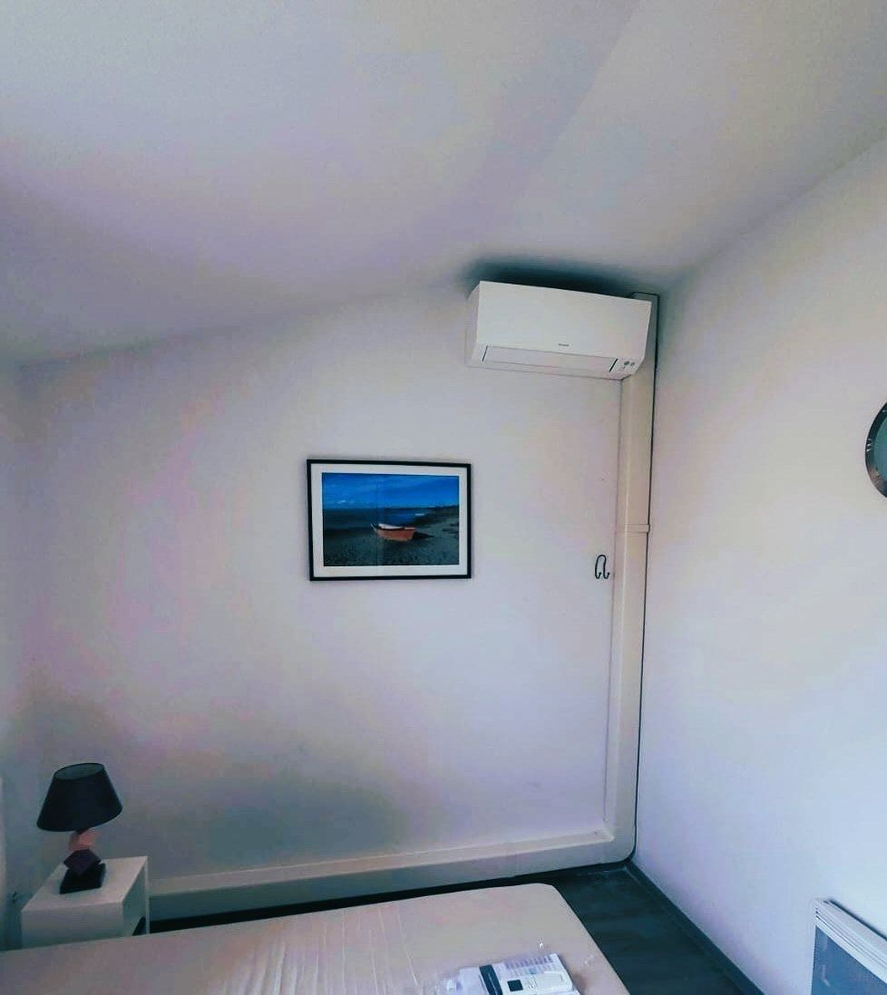 Pose d'une climatisation dans une chambre
