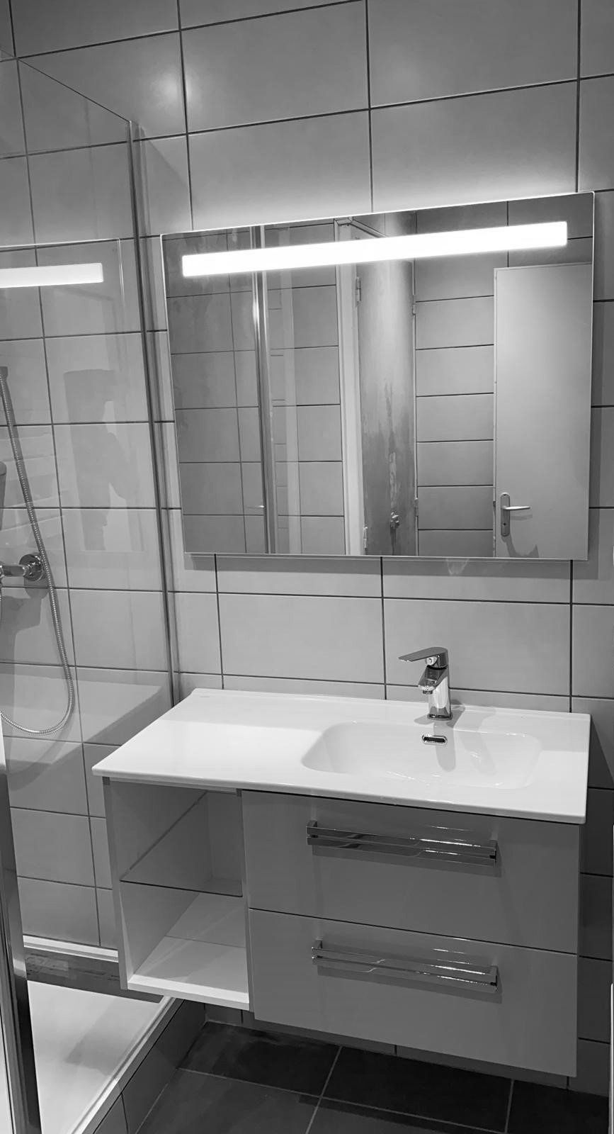 Salle de bains pour une chambre d'étudiant