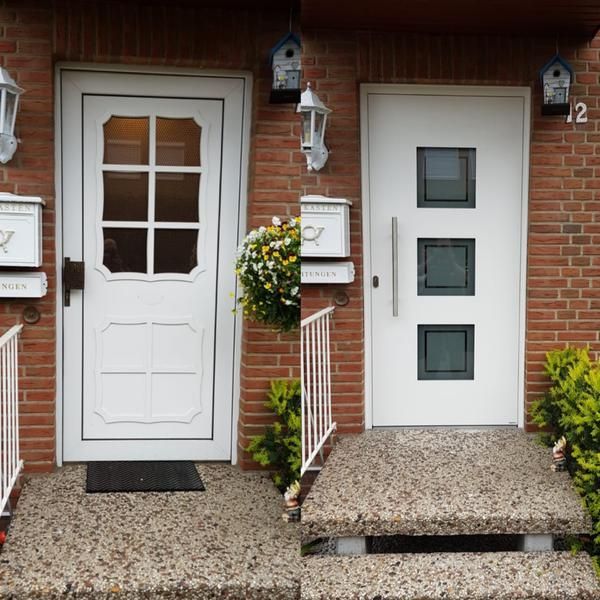 Die Eingangstür eines Backsteinhauses mit einer weißen Tür