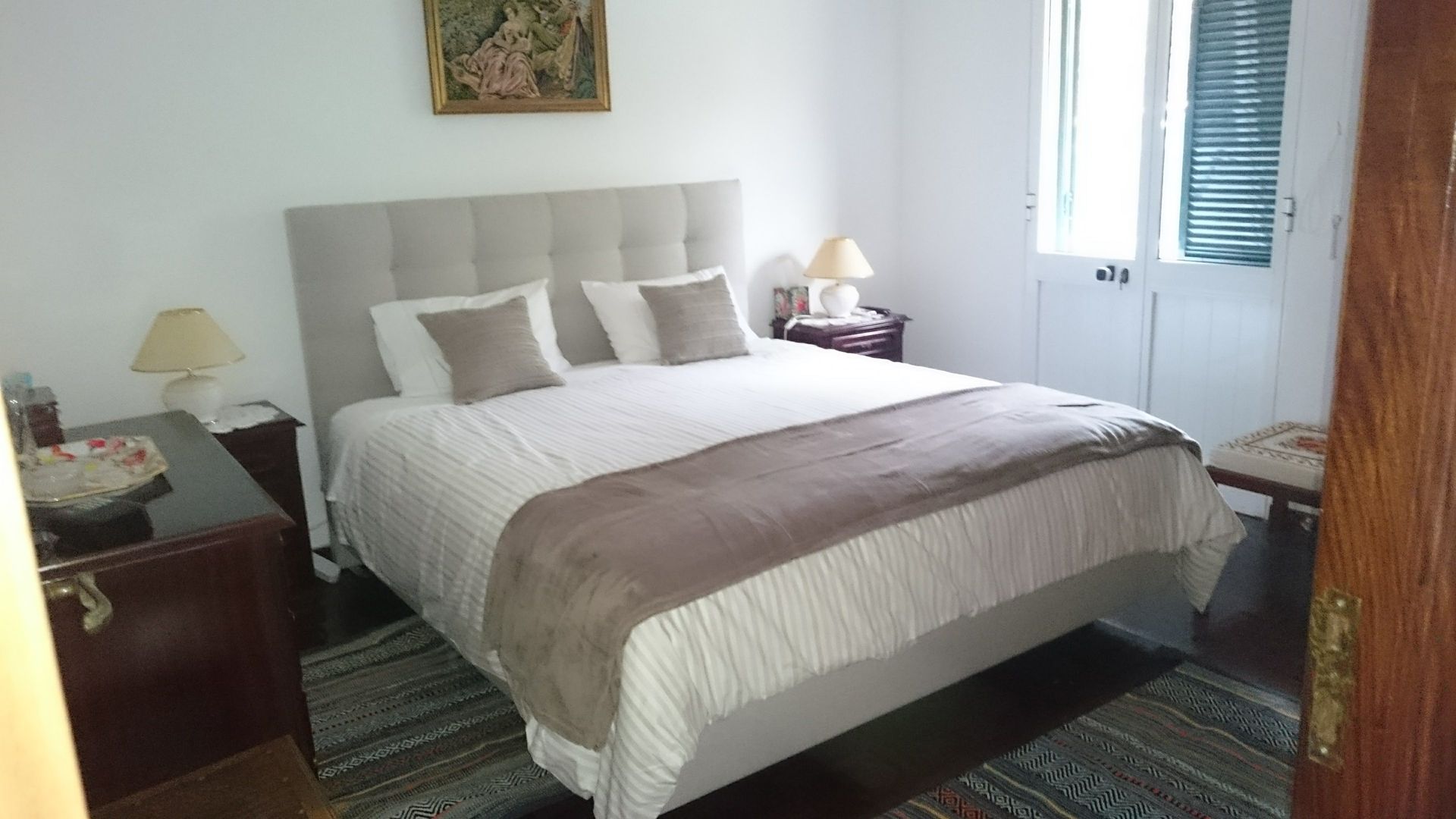King size bed