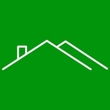 Un dibujo de línea blanca de un techo con chimenea sobre un fondo verde.