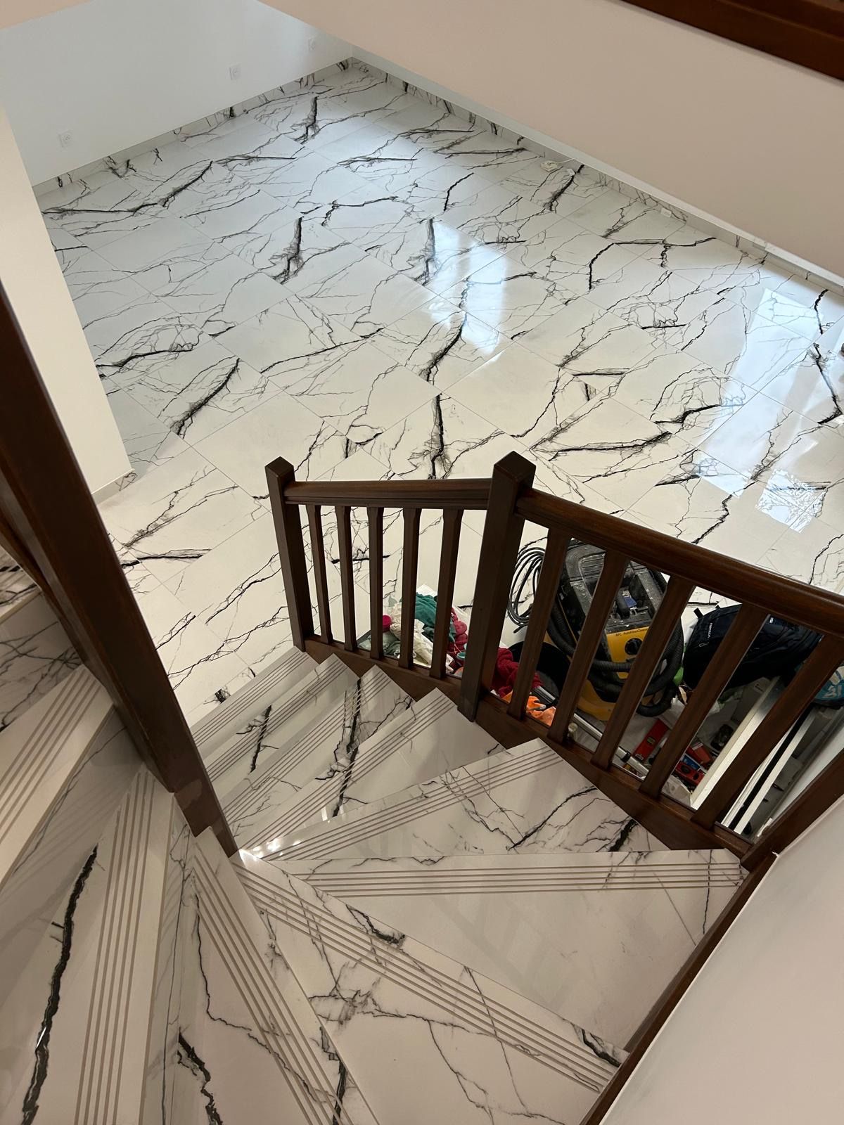 Des escaliers intérieurs