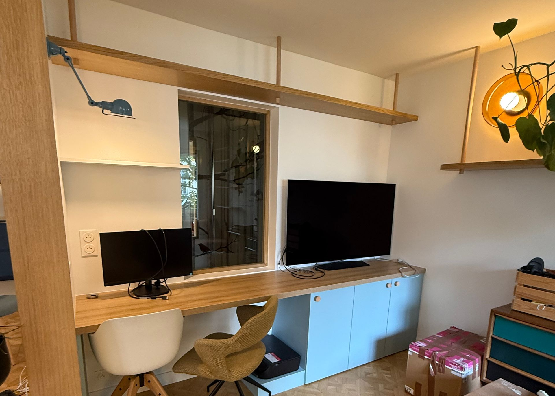 Création d'un bureau en bois