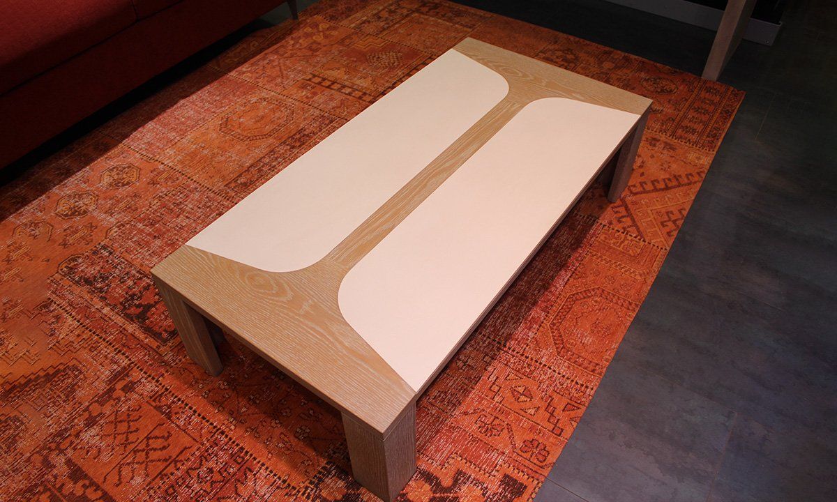 Table basse en bois et céramique beige