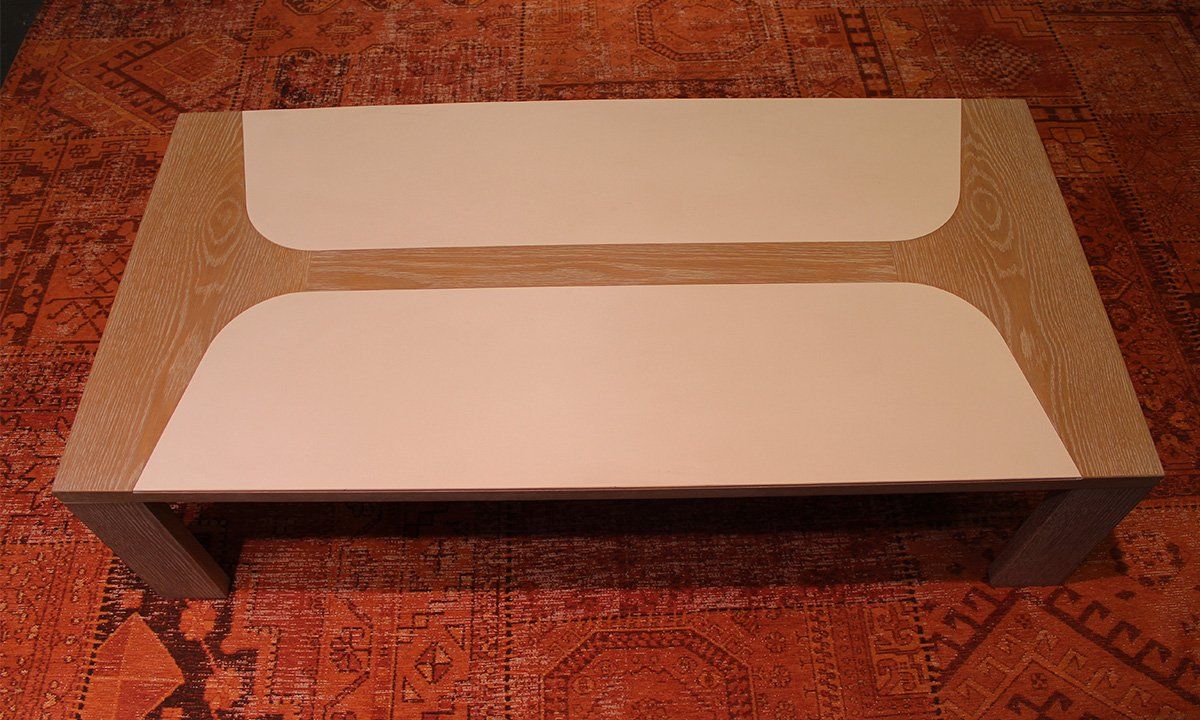 Table basse en bois et céramique avec deux formes