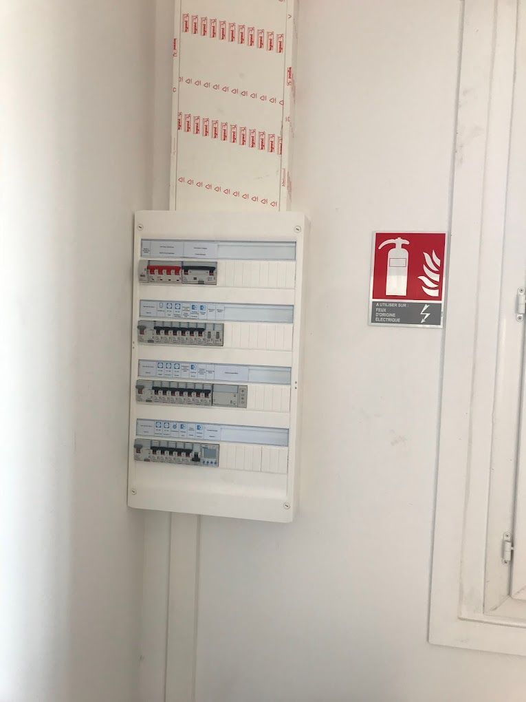 Tableau électrique installé tout récemment
