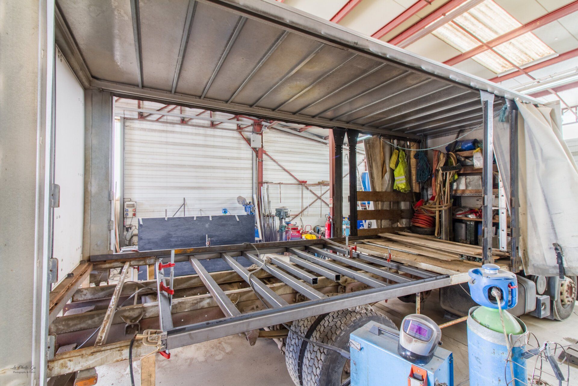 Camion en réparation dans notre atelier