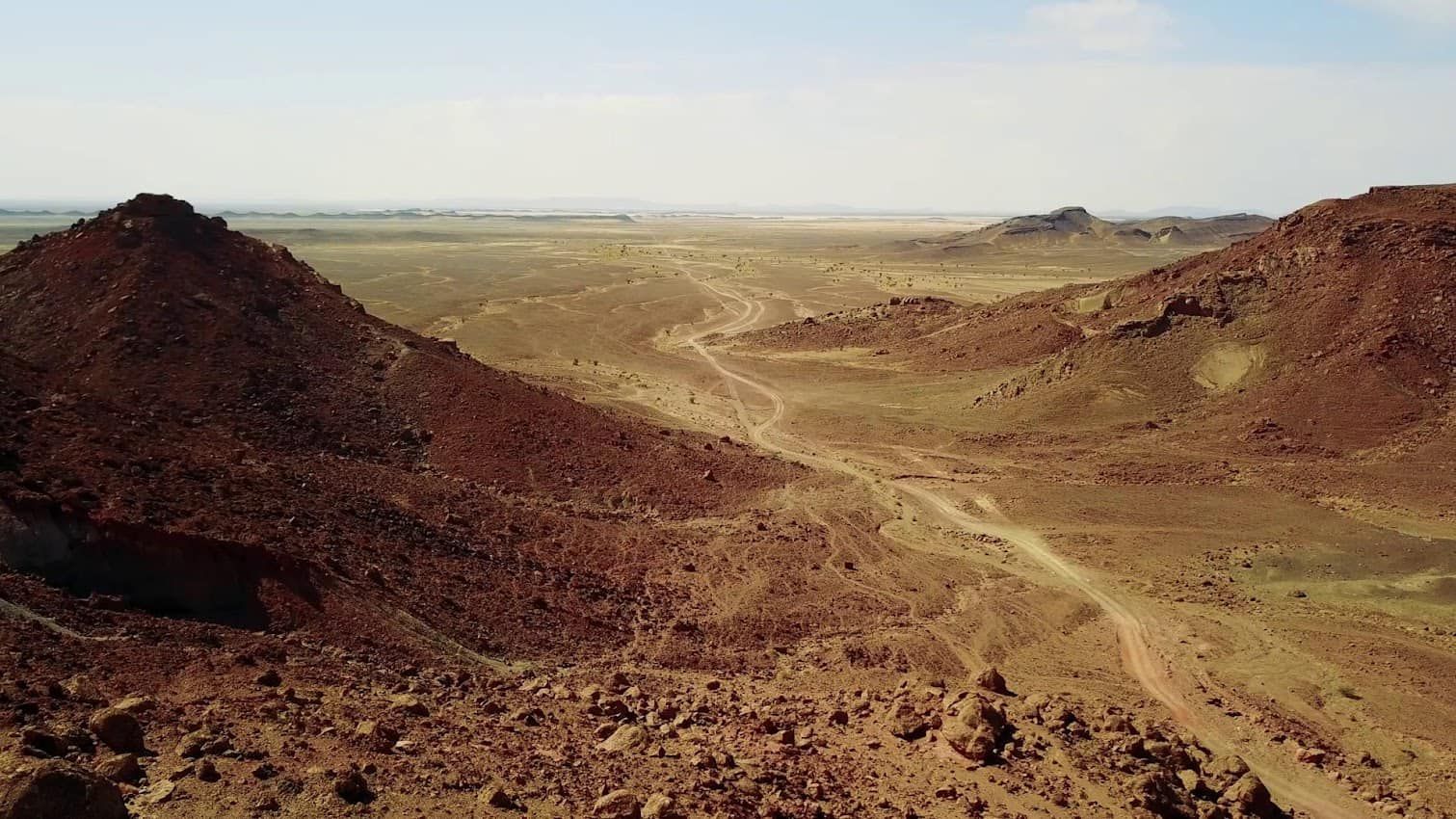 Paisaje desértico y accidentado