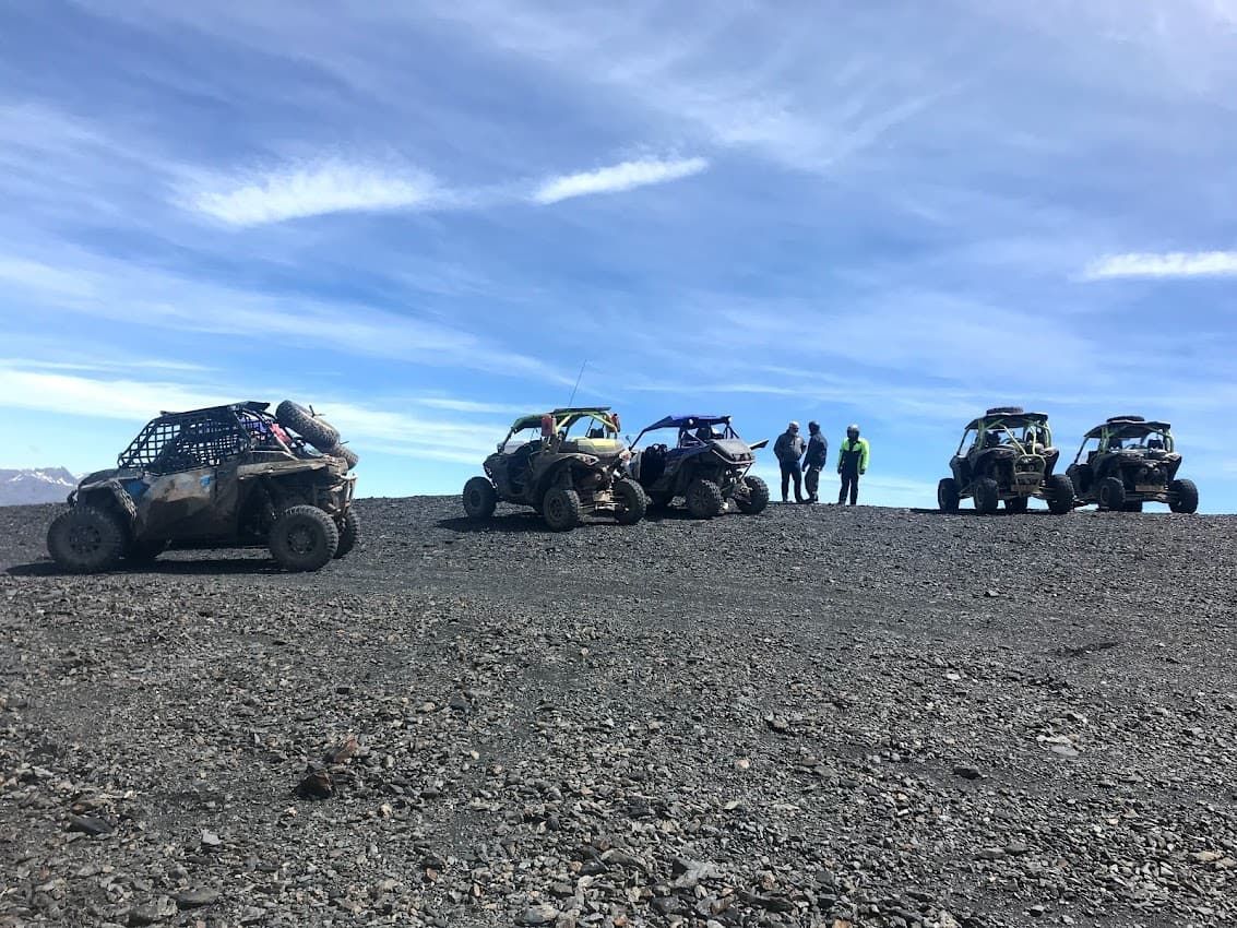 Vehículos todoterreno estacionados 