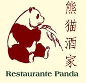 El logotipo del restaurante Panda muestra un oso panda comiendo hojas de bambú.