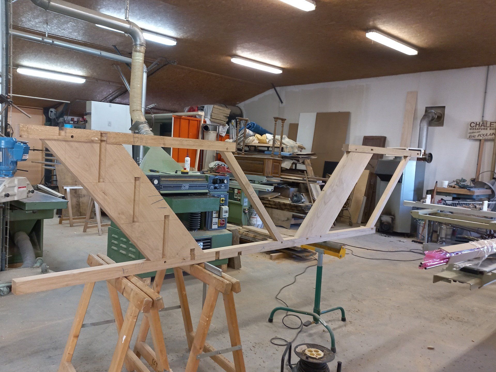 Structure en bois dans un atelier