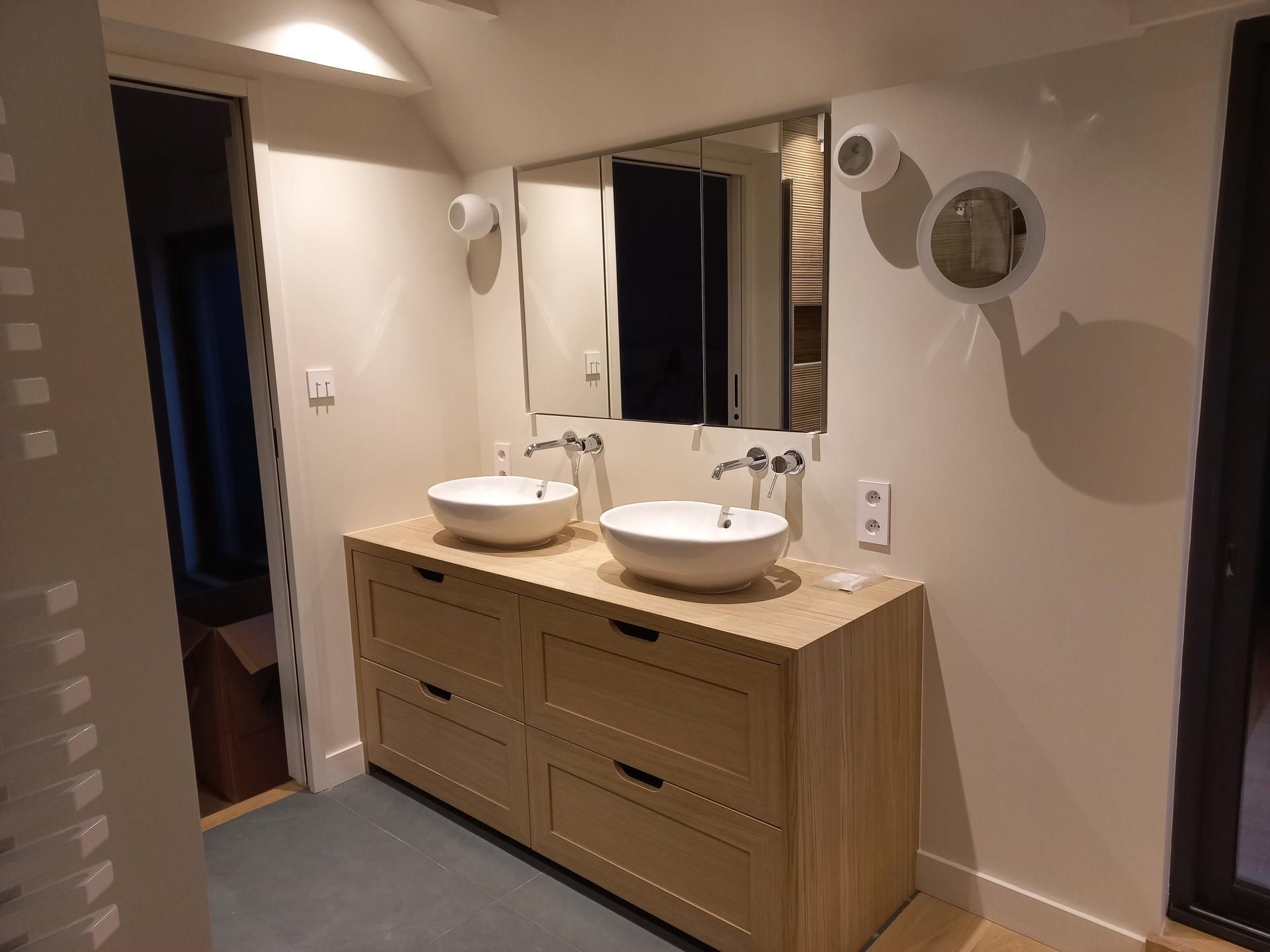 Meuble de salle de bains avec double vasque