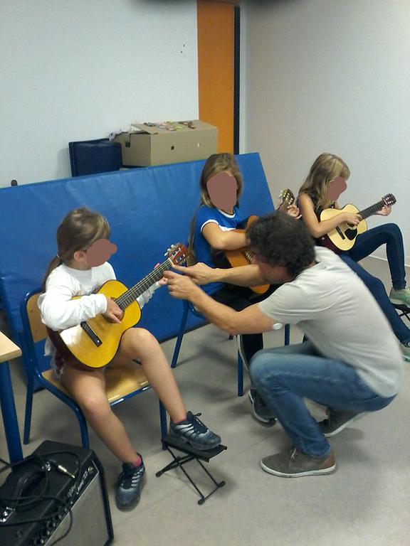 initiation guitare école Saint Augustin Crémieu