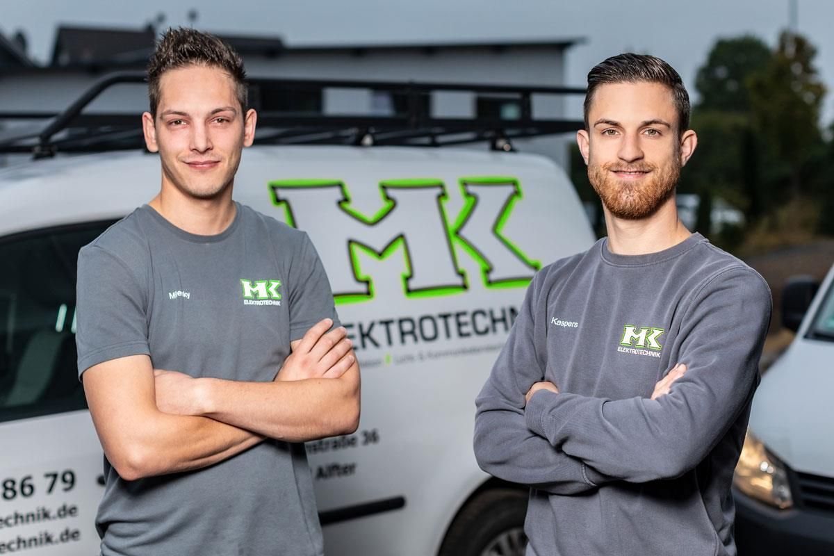 mk-elektrotechnik - Transporter und Mitarbeiter
