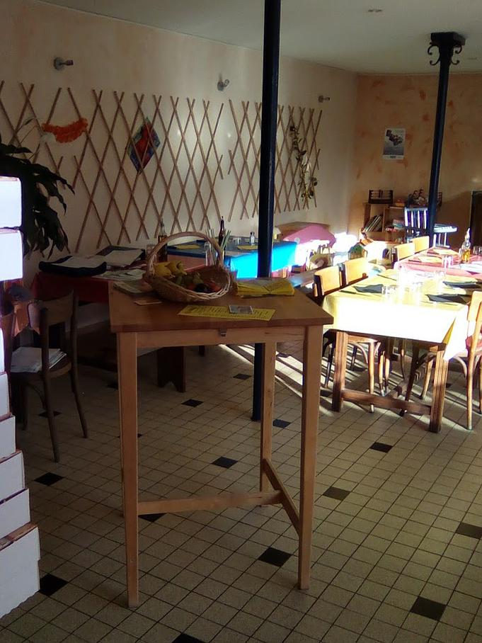 Repas sur place ou à emporter - Pizzas - Lasagnes - Salades Repas sur place ou à emporter - Pizzas - Lasagnes - Salades