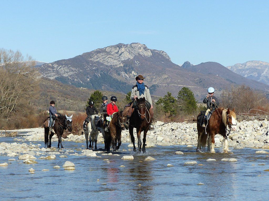 Promenade à cheval dans l'eau