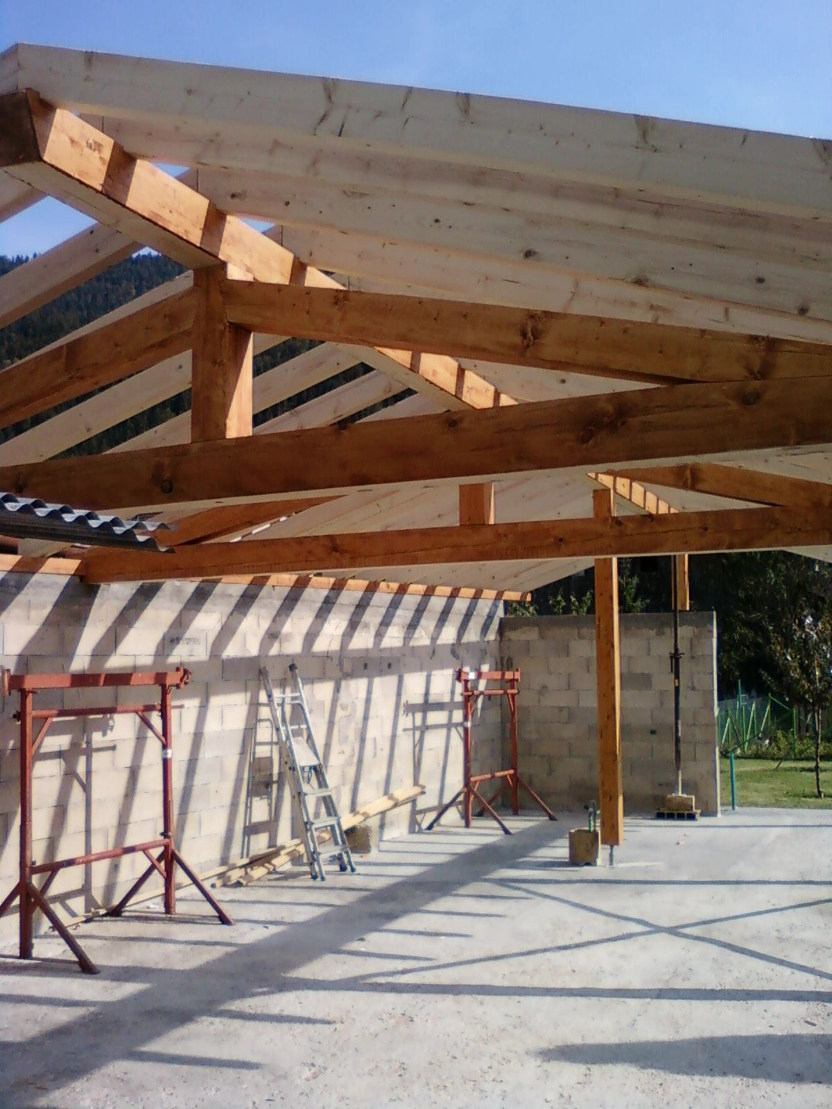 Menuiserie-Charpente L. Suter SARL- Les Verrières