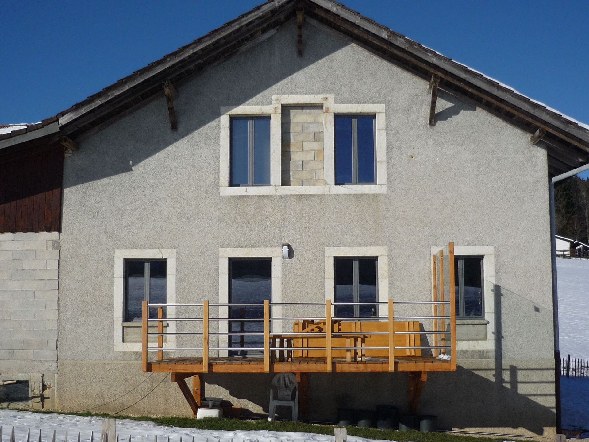 Menuiserie-Charpente L. Suter SARL- Les Verrières