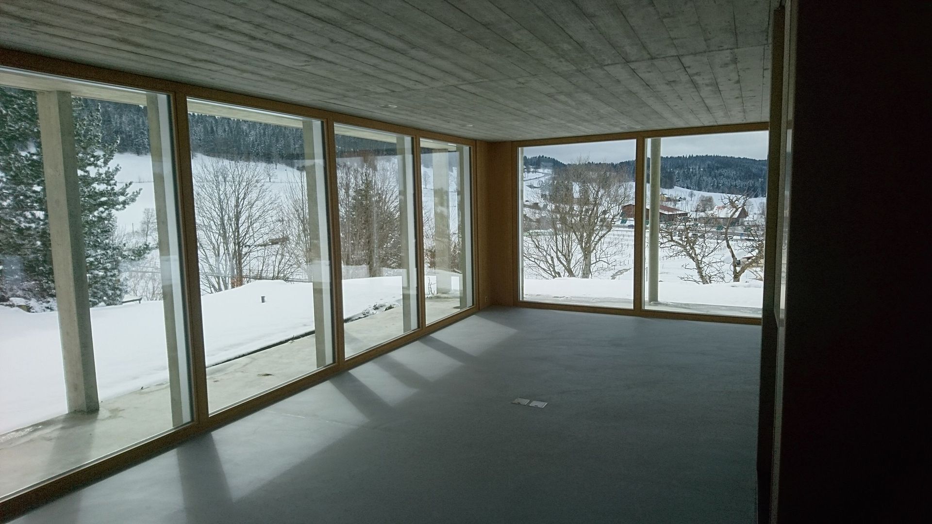 Menuiserie-Charpente L. Suter SARL- Les Verrières