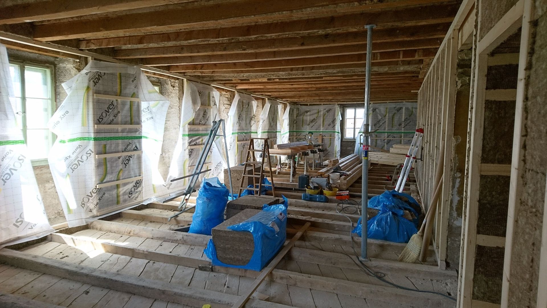 Menuiserie-Charpente L. Suter SARL- Les Verrières