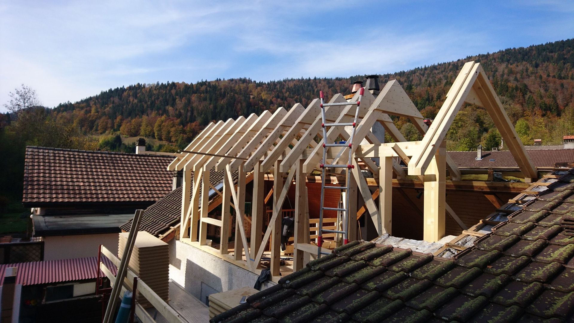 Menuiserie-Charpente L. Suter SARL- Les Verrières