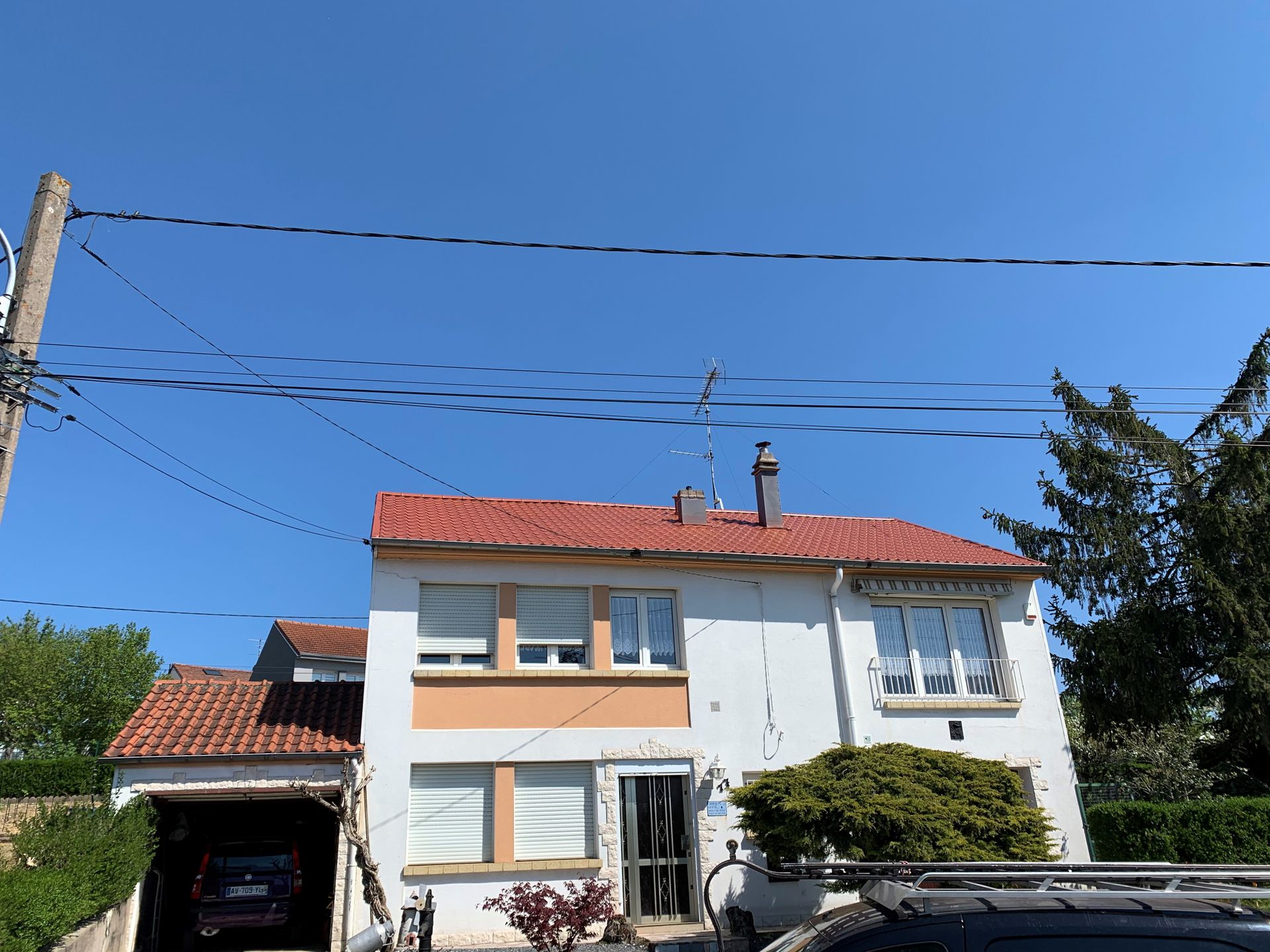 Refection du toit de la grande maison terminé