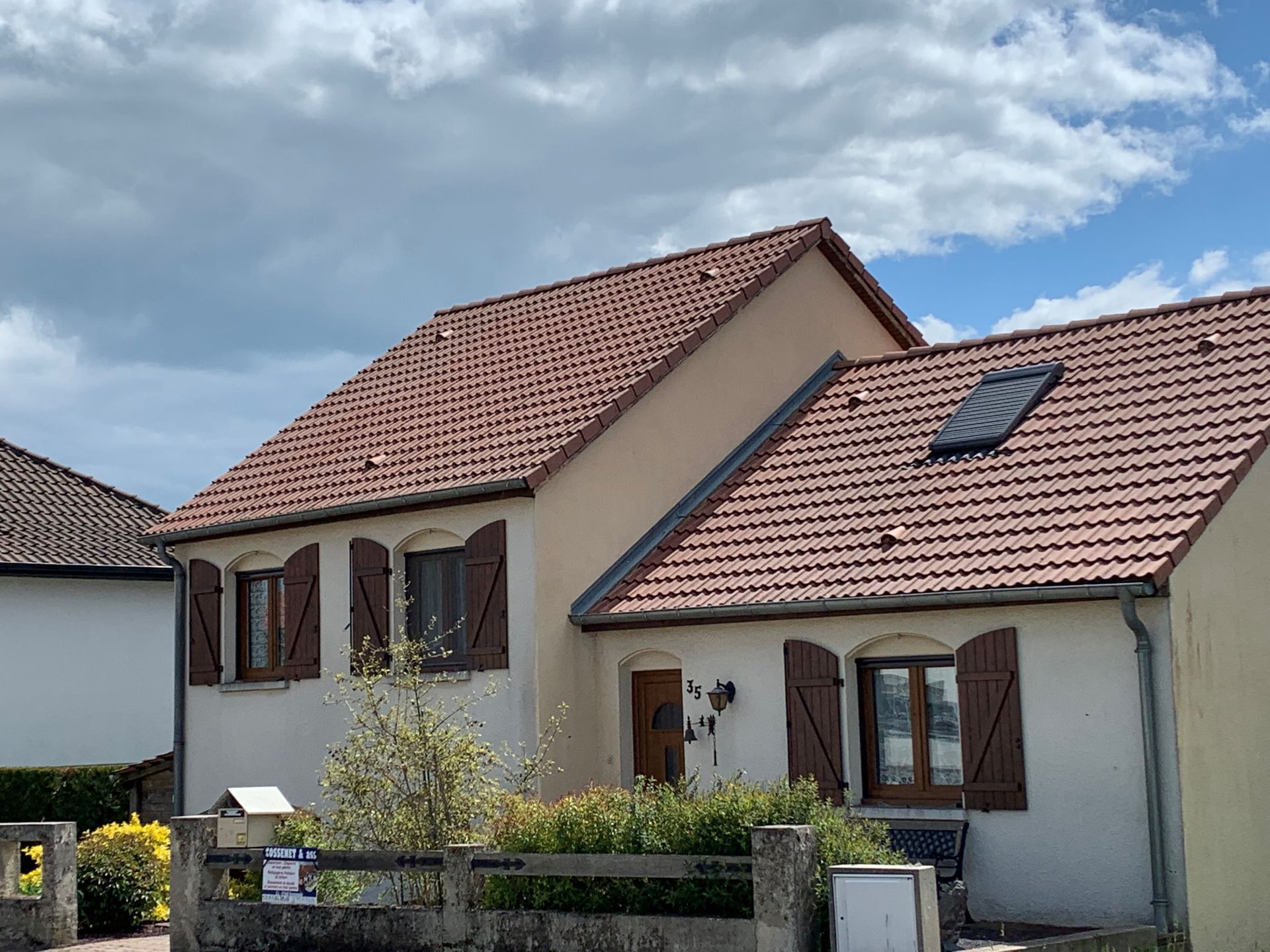 Resultat de la toiture complète après nettoyage