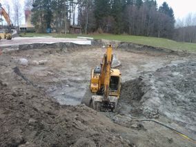 Maanrakennustöitä.