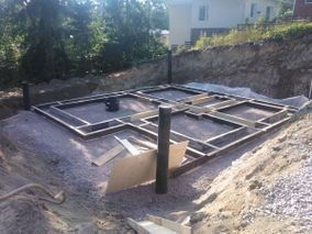 Maanrakennustöitä.