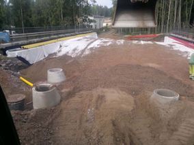 Maanrakennustöitä.