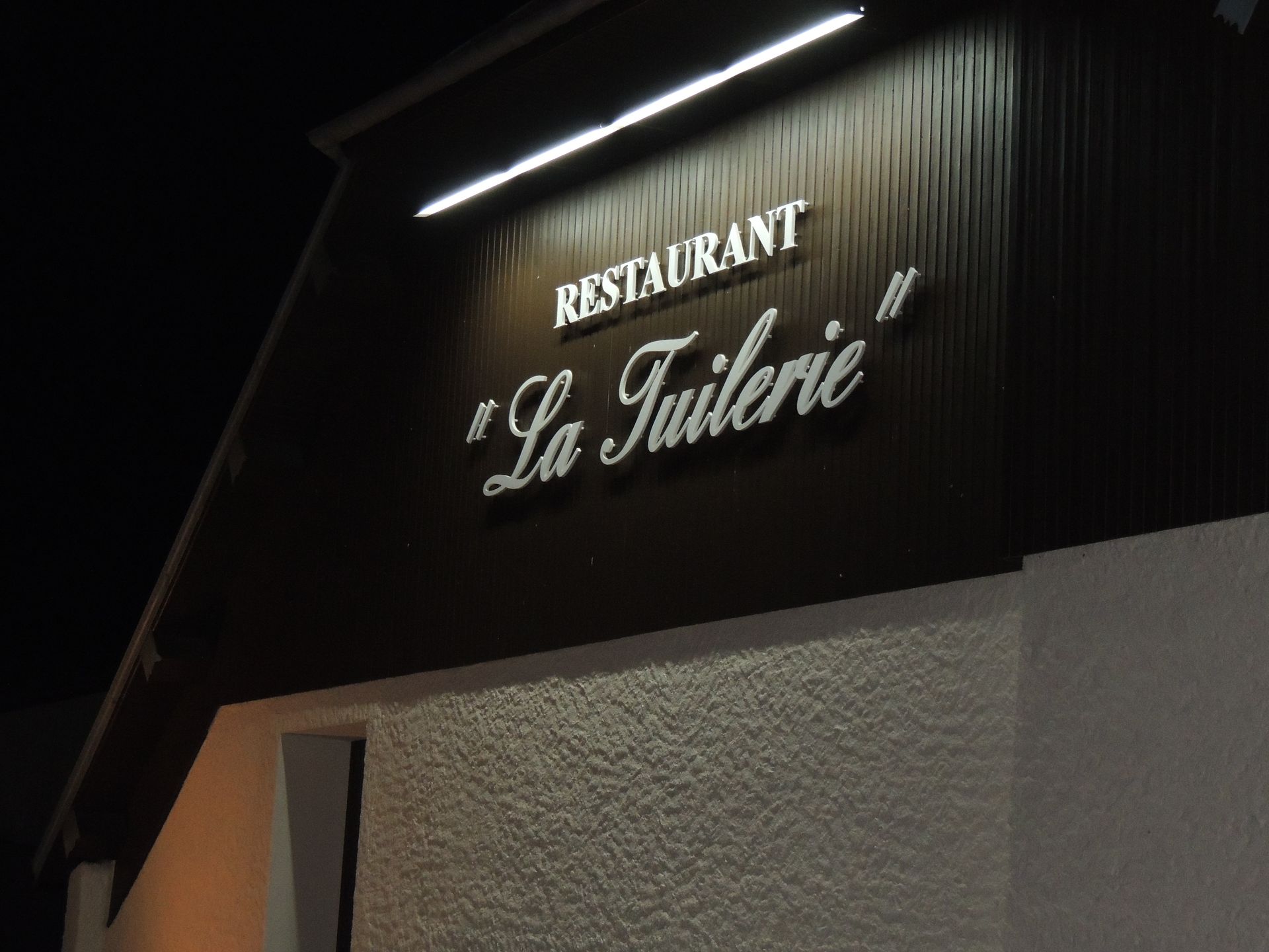 Enseigne du restaurant La Tuilerie