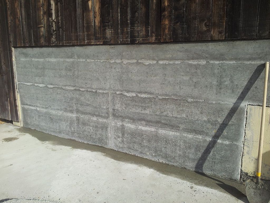 Travaux pour le domaine agricole - Murs d'écurie - Bâtiment