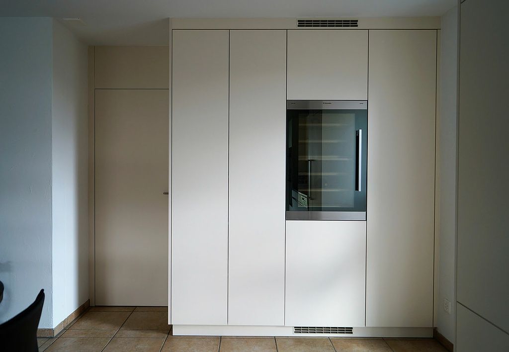 Einbauschrank mit Weinkühler