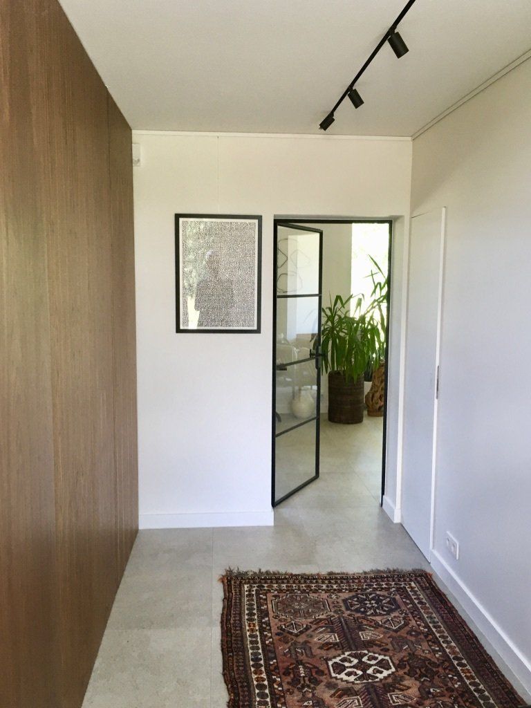 houten wans in inkomhal