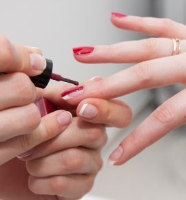 Manicure Frauen - Cosmawell GmbH - Küssnacht
