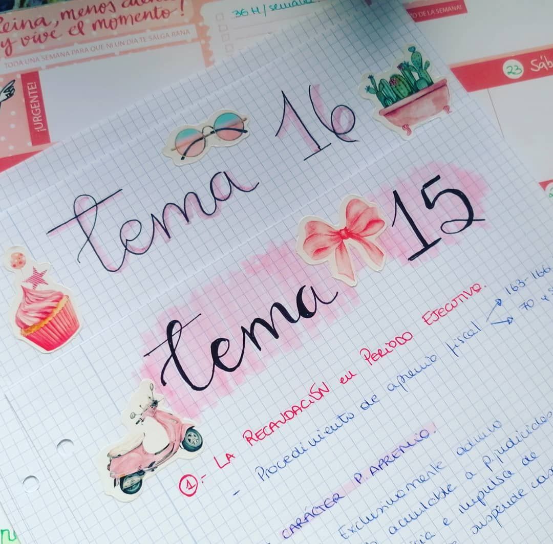 Páginas de cuaderno con encabezados escritos a mano