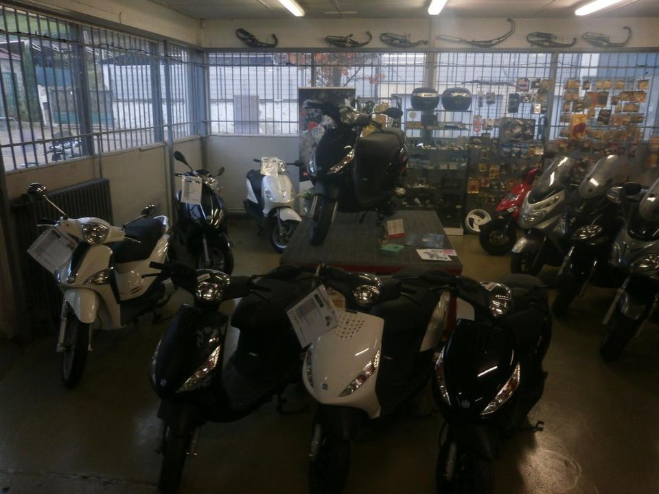 R'One Motos à Gaillon - Vente de scooters