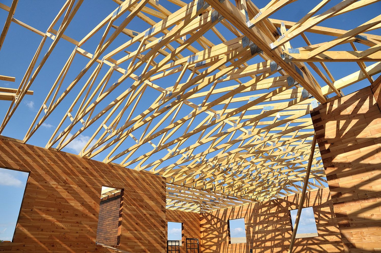 Grande charpente en bois