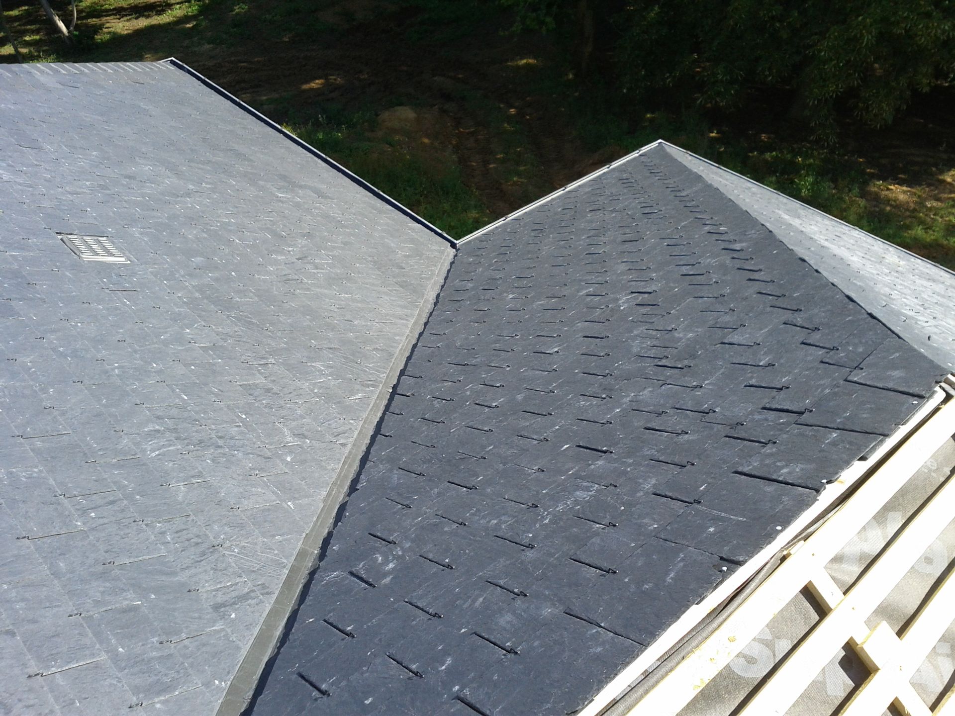 Toit en ardoise fini