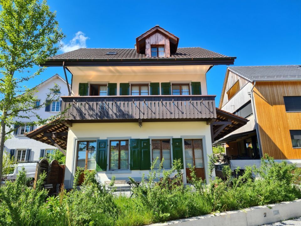 Aussenarbeiten am Fachwerkhaus durch Maler D. Schmidli GmbH aus Rafz