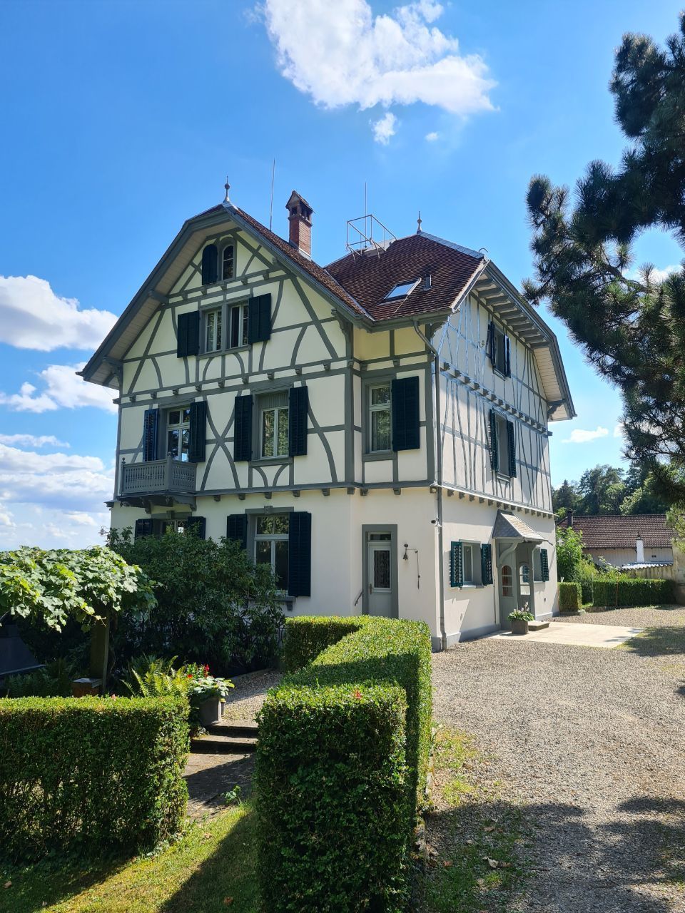 Aussenarbeiten am Fachwerkhaus durch Maler D. Schmidli GmbH aus Rafz