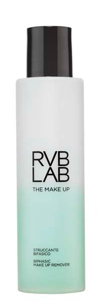 Una botella de desmaquillador PXB sobre un fondo blanco.