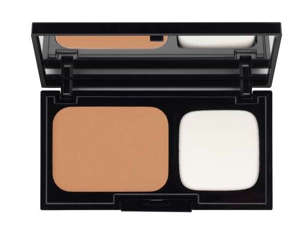 Una base en polvo con una esponja dentro.