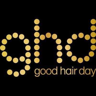 Un logotipo para ghd good hair day con puntos dorados sobre un fondo negro.