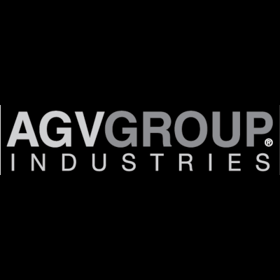 El logotipo de AGV Group Industries está sobre un fondo negro.
