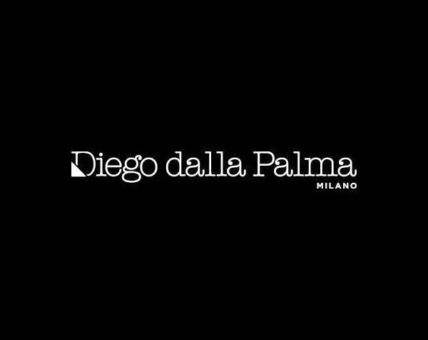El logotipo de Diego Dalla Palma está sobre un fondo negro.