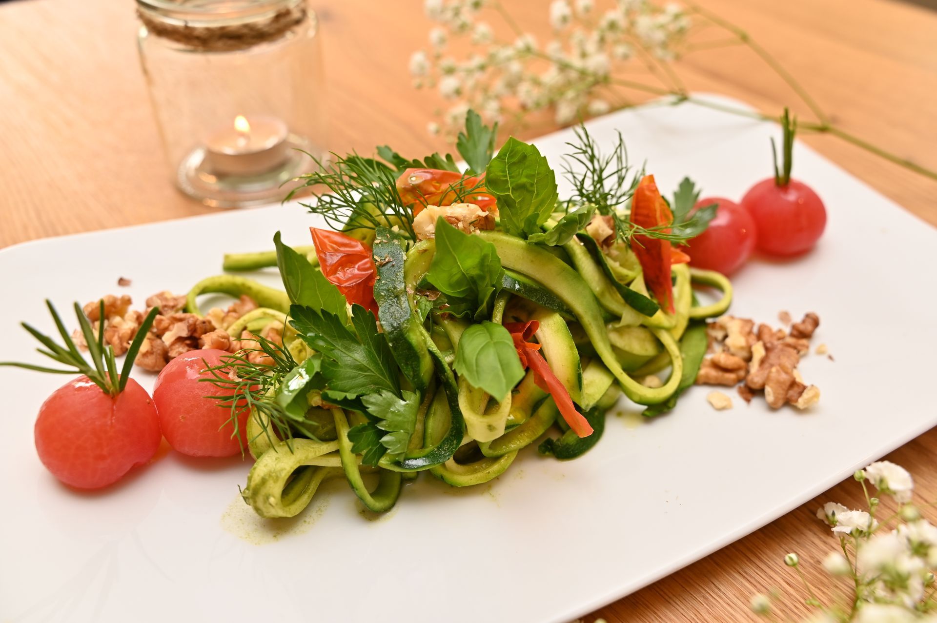 MY MAYR Cuisine - Zucchini Spaghetti mit Cherry Tomaten  