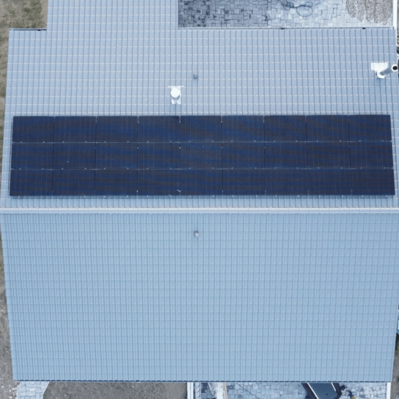 Tetto con impianto fotovoltaico